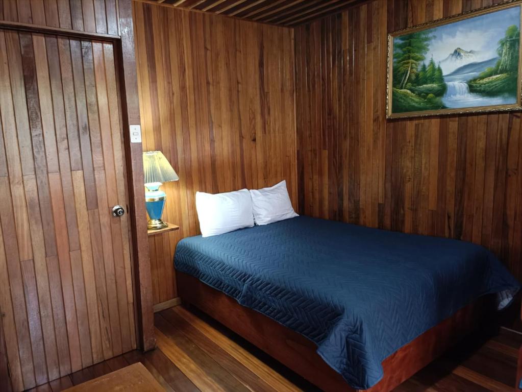 Family Room #5 — sitting and dining area