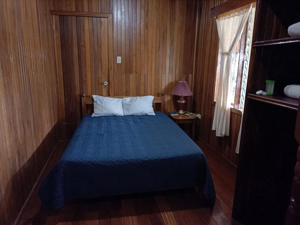 Family Room #6 — twin beds and full bed