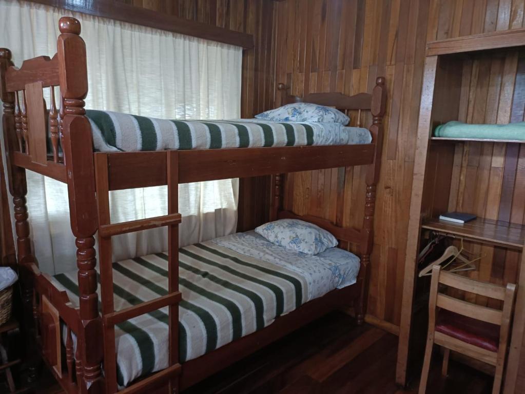 Family Room #7 — dining area