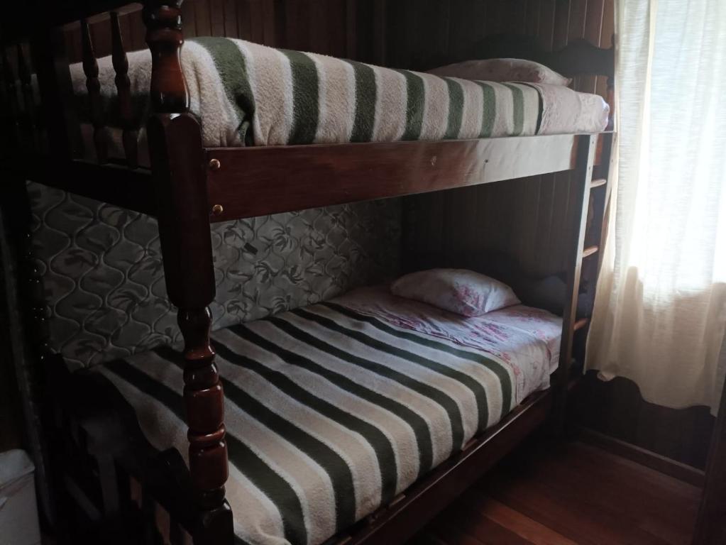 Family Room #8 — room details